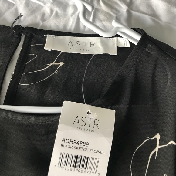 ASTR Black Floral Dress with Side Bow NWT - Picture 5 of 6